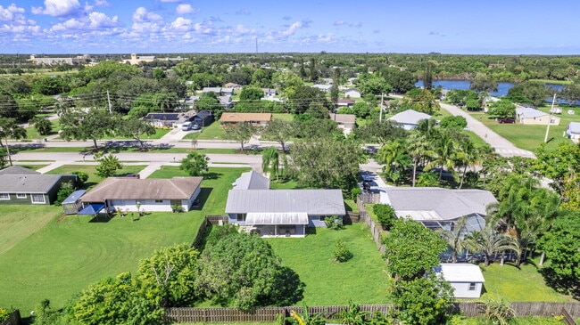 Building Photo - 1974 SE Tiffany Ave