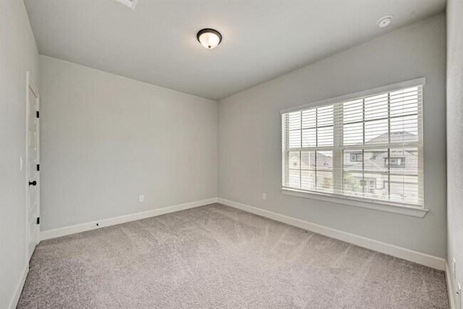 Building Photo - 12811 Stanford Dr