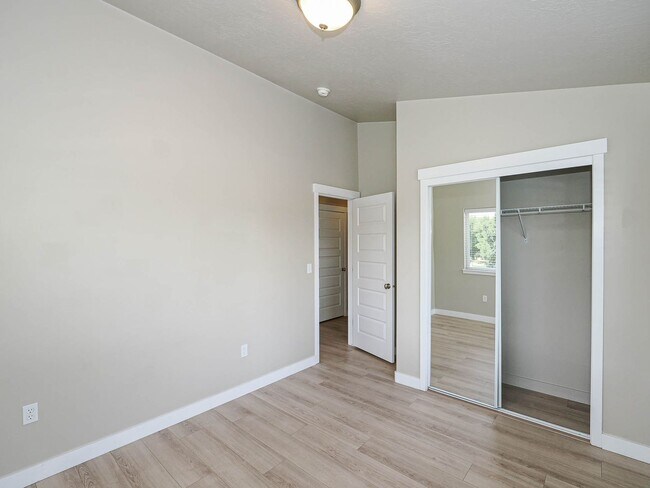 Building Photo - 3794 Lilac Heights Dr
