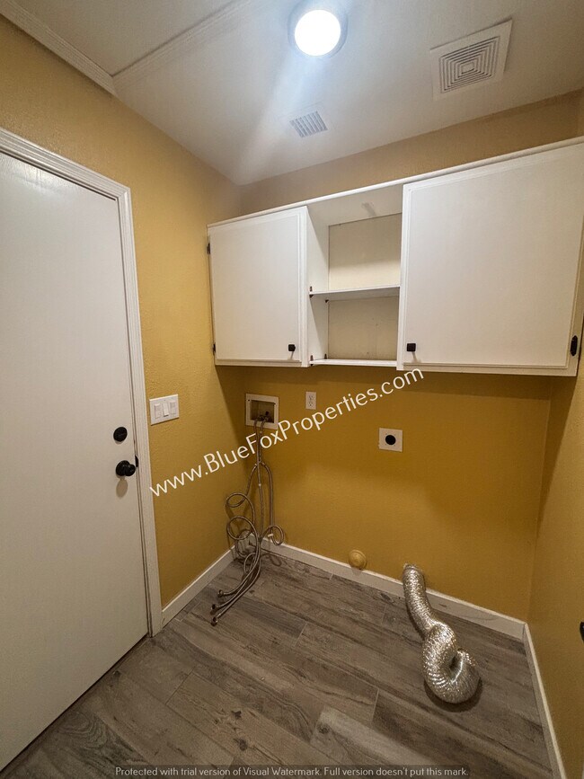 Building Photo - 2570 W Camino Del Grijalva