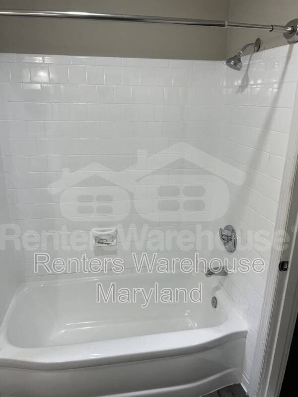 Building Photo - 815 Chauncey Ave