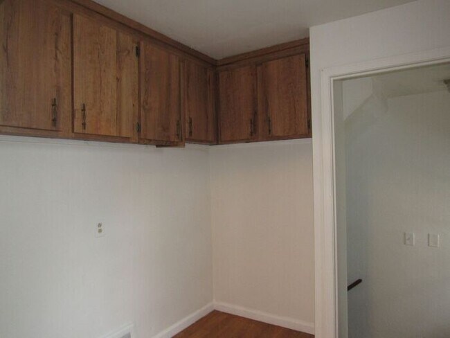 Building Photo - Charming 3BD Home In Maple Hts.