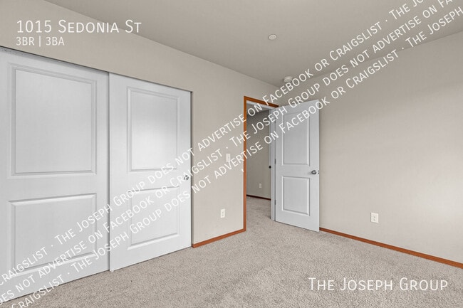 Building Photo - 1015 Sedonia St