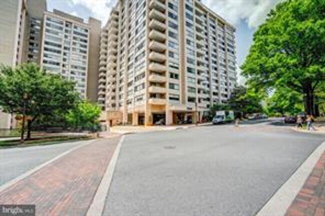 Building Photo - incredible view from the unit, 2 bedroom and 2 full bath