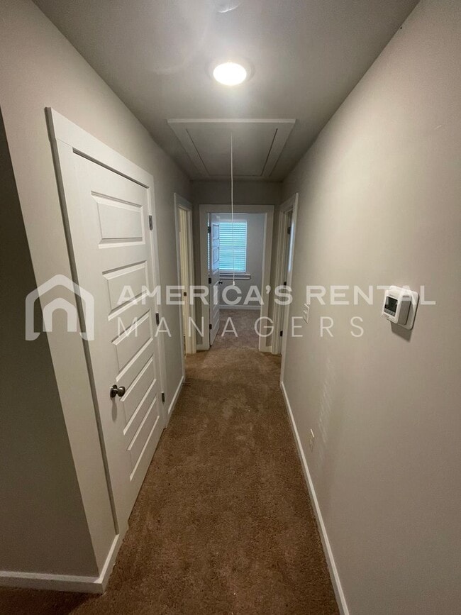 Building Photo - Home for Rent in Weaver, AL!!! Available to View Now!!!