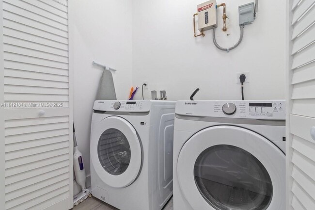 Building Photo - 1544 NW 59th St