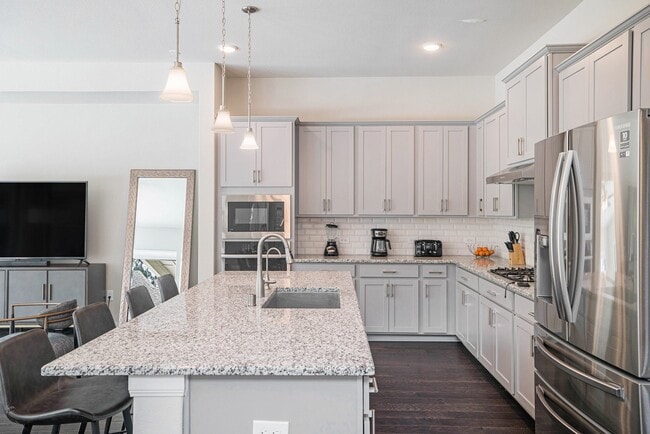 Building Photo - 206 Liatris Ct