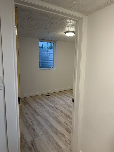 Building Photo - 437 E 1070 S