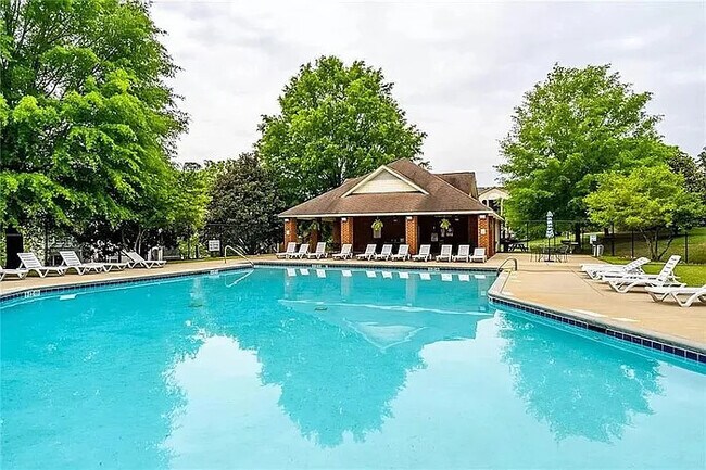 Building Photo - 131 Wexford Dr
