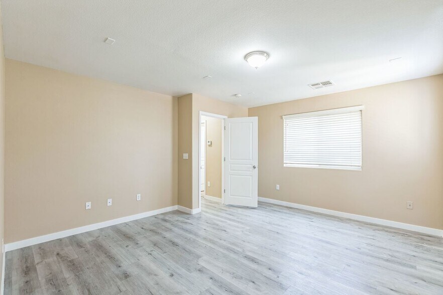 Building Photo - 8737 Brindisi Park Ave