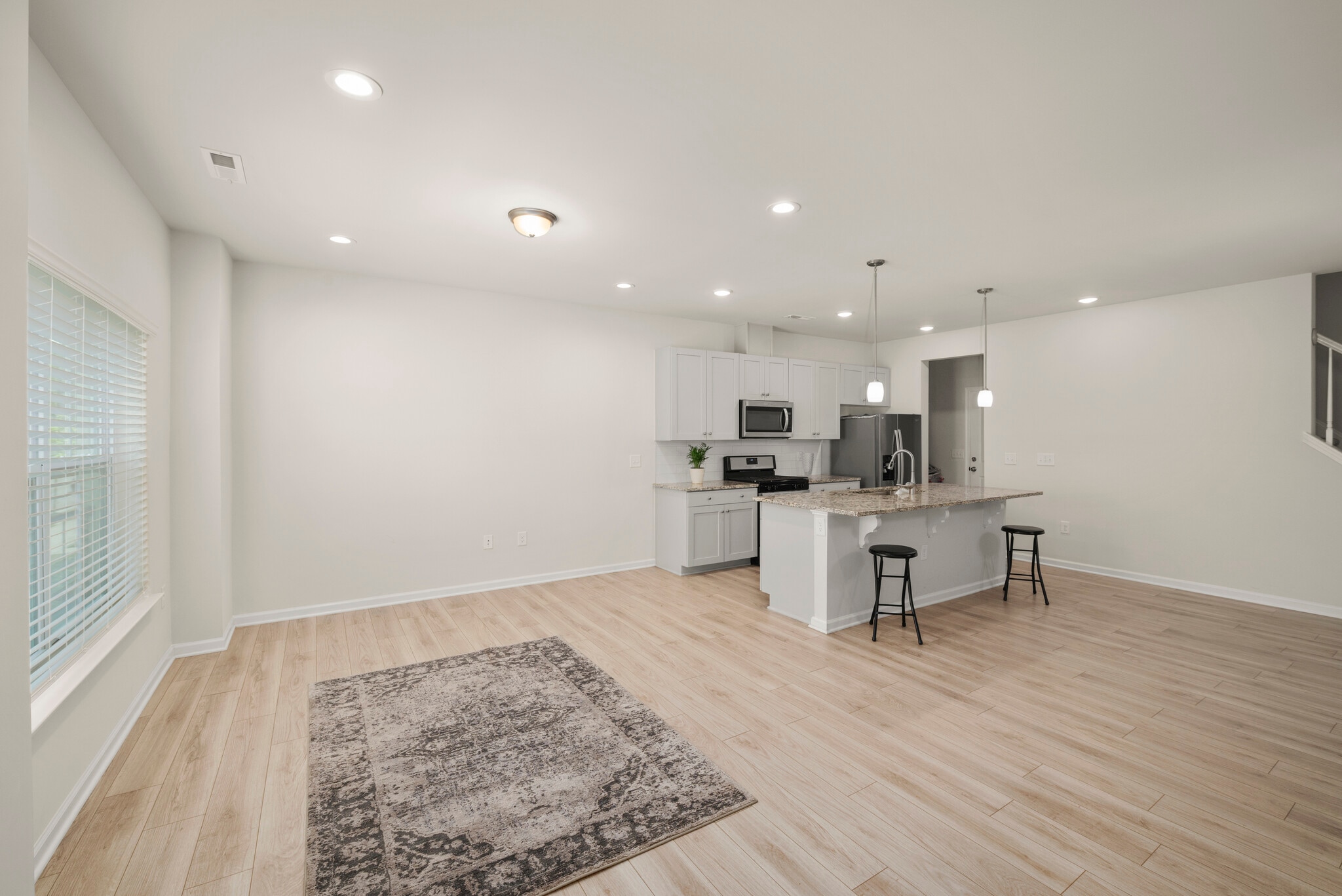 Open and spacious - 940 Robbie Jackson Ln