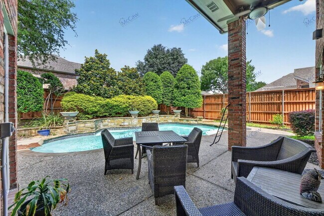 Building Photo - 3401 Chadwick Dr
