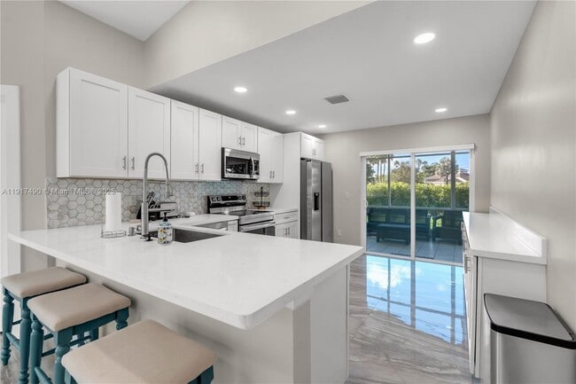 Building Photo - 2730 SE 7th Pl