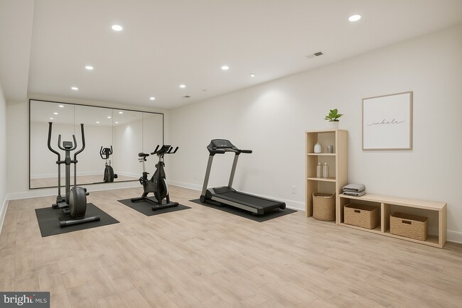 Building Photo - 10747 Riverscape Run