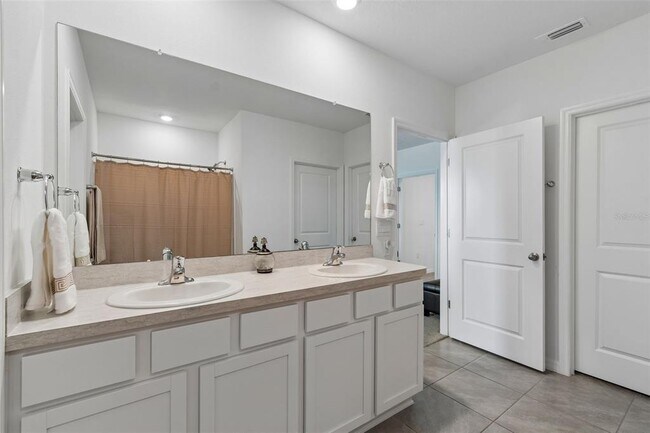 Building Photo - 3406 Grassy Knl