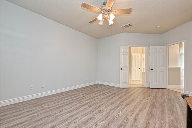 Building Photo - 11011 Sprucedale Ct