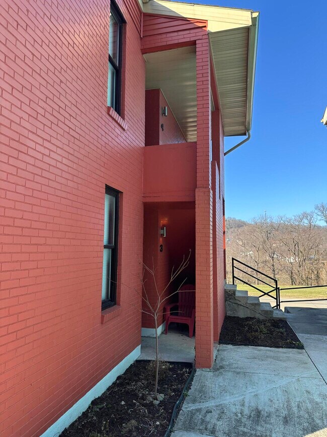 Building Photo - 705 Wilkinson Blvd