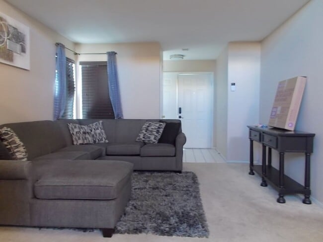 Building Photo - Comfort & Space in a Furnished Home