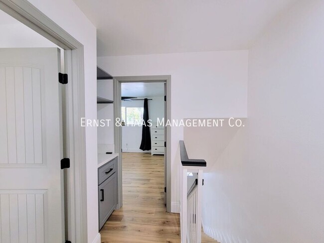 Building Photo - Beautifully Remodeled 2 Story Townhome wit...