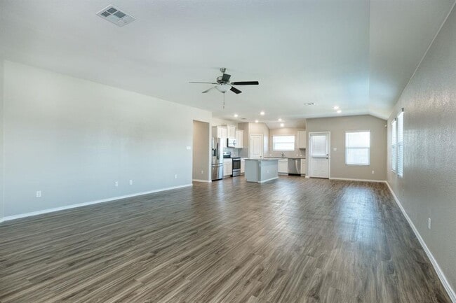 Building Photo - 111 Mountain Maple St