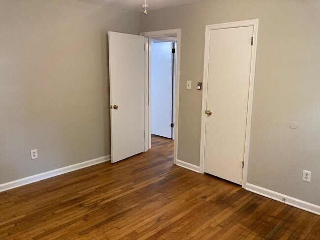 Building Photo - 10101 Bayham Dr