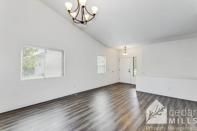 Building Photo - Stunning Townhome in East Wichita-This is a Must See!