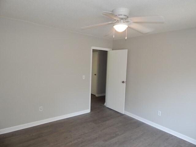 Building Photo - 515 N Walnut St