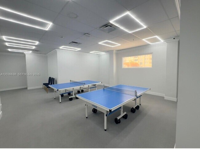 Building Photo - 2030 S Ocean Dr