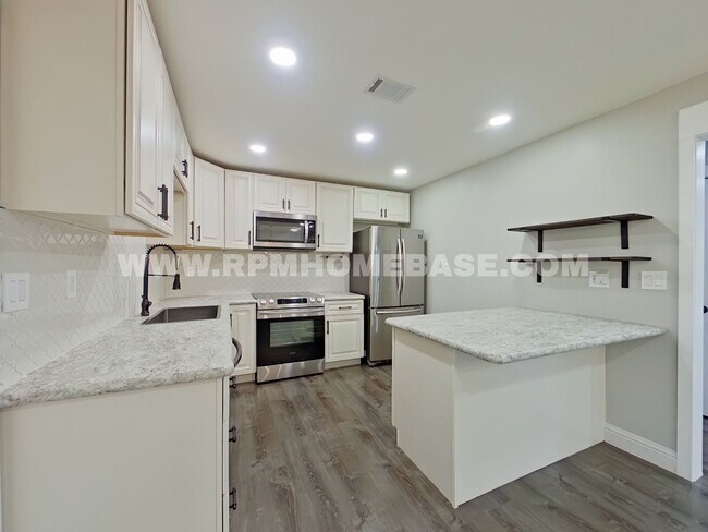 Building Photo - 147 Villacrest Dr