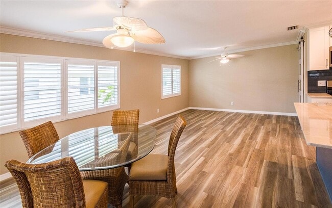 Building Photo - 1900 Benjamin Franklin Dr