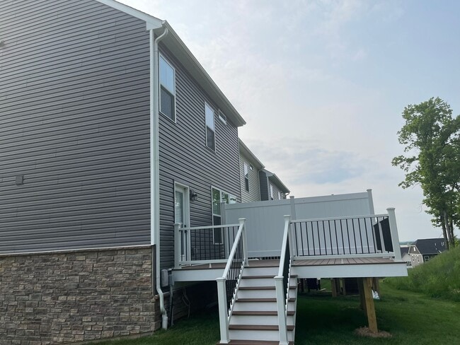 Building Photo - 191 Moyer Hill Dr