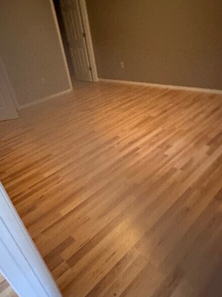 Building Photo - 5147 Berryville Ct