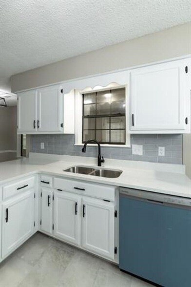 Building Photo - 9102 Valkrie Ln