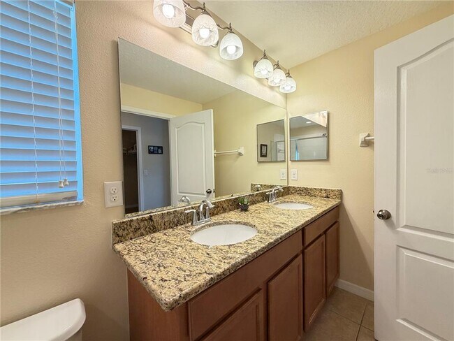Building Photo - 206 Scaton Way