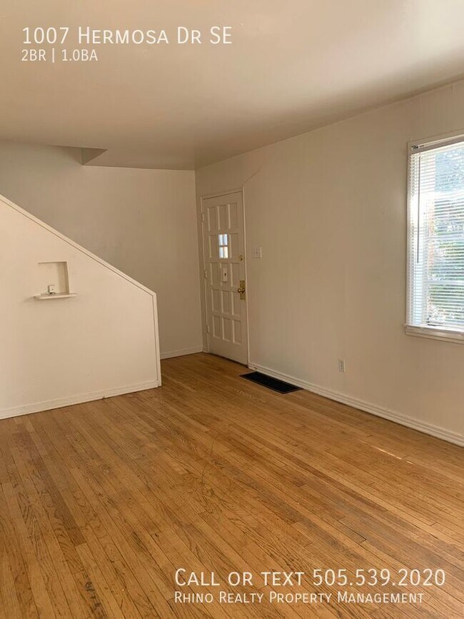 Building Photo - 1007 Hermosa Dr SE