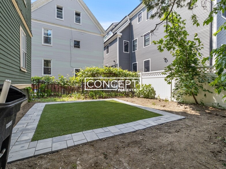 Building Photo - 57 Hawthorne St