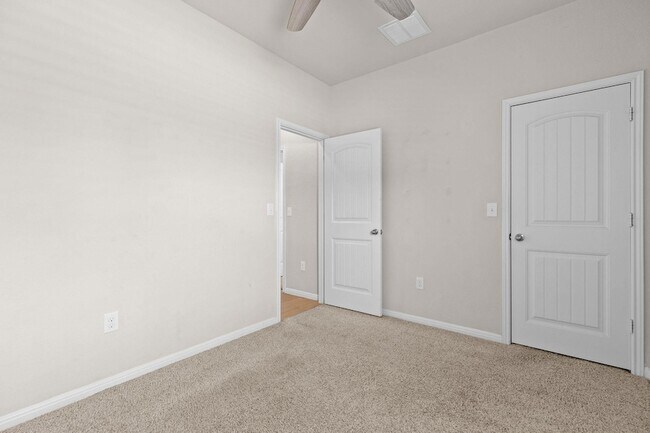 Building Photo - 2205 Singletree Bend