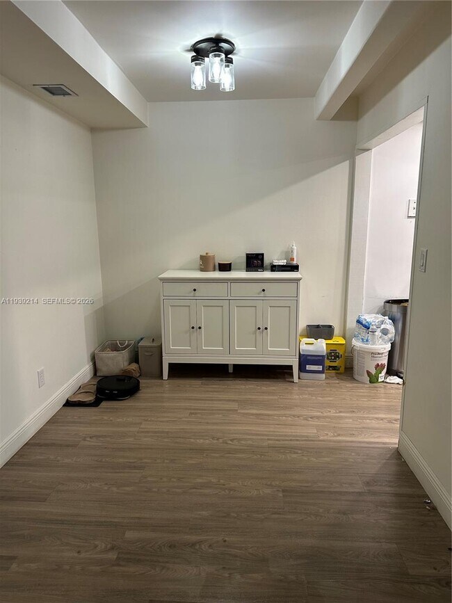 Building Photo - 1145 S Flagler Ave