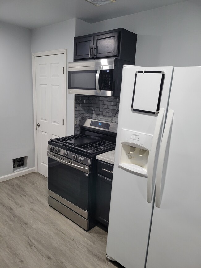 Building Photo - 16916 Collingham Dr