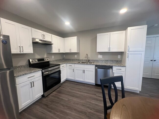 Building Photo - 422 Wood Ave