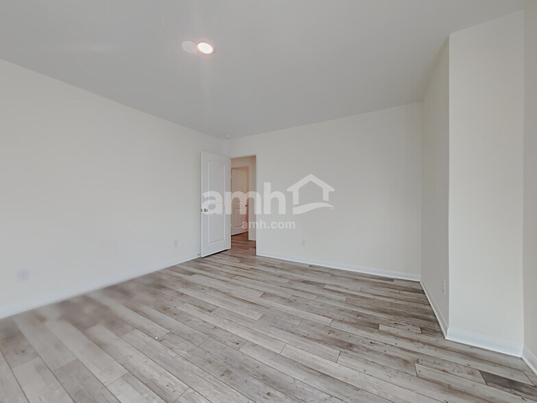 Building Photo - 1211 Treeta Trail