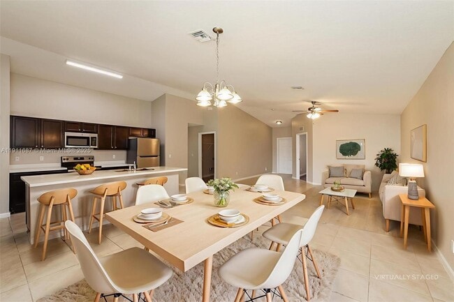 Building Photo - 3611 SW San Benito St