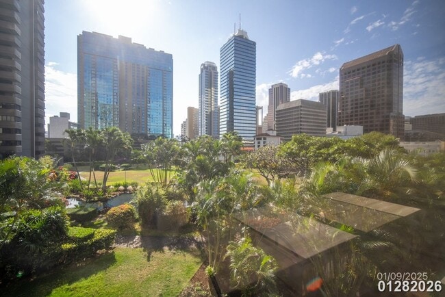 Building Photo - 1255 Nuuanu Ave