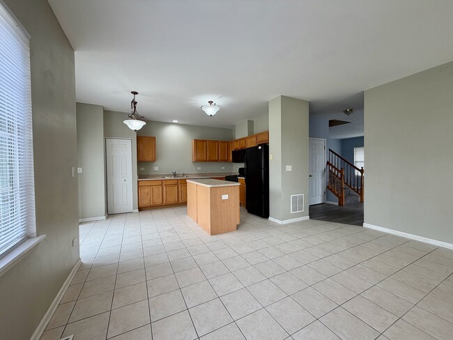 Building Photo - 2479 Montclair Ln