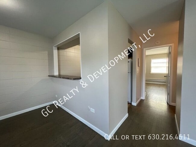 Building Photo - *** FREE RENT FOR MARCH / FRESH PAINT / RE...