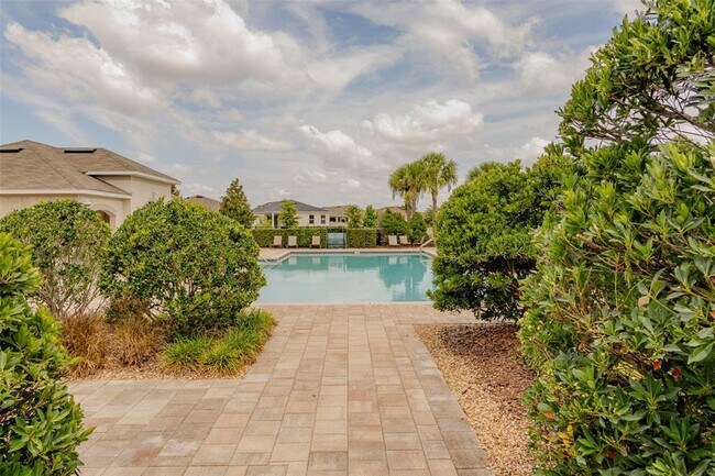 Building Photo - 275 Lake Lucerne Way