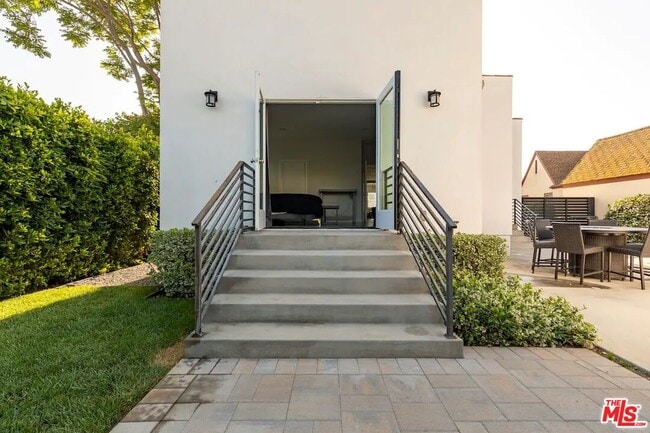 Building Photo - 1207 Reynolds Dr