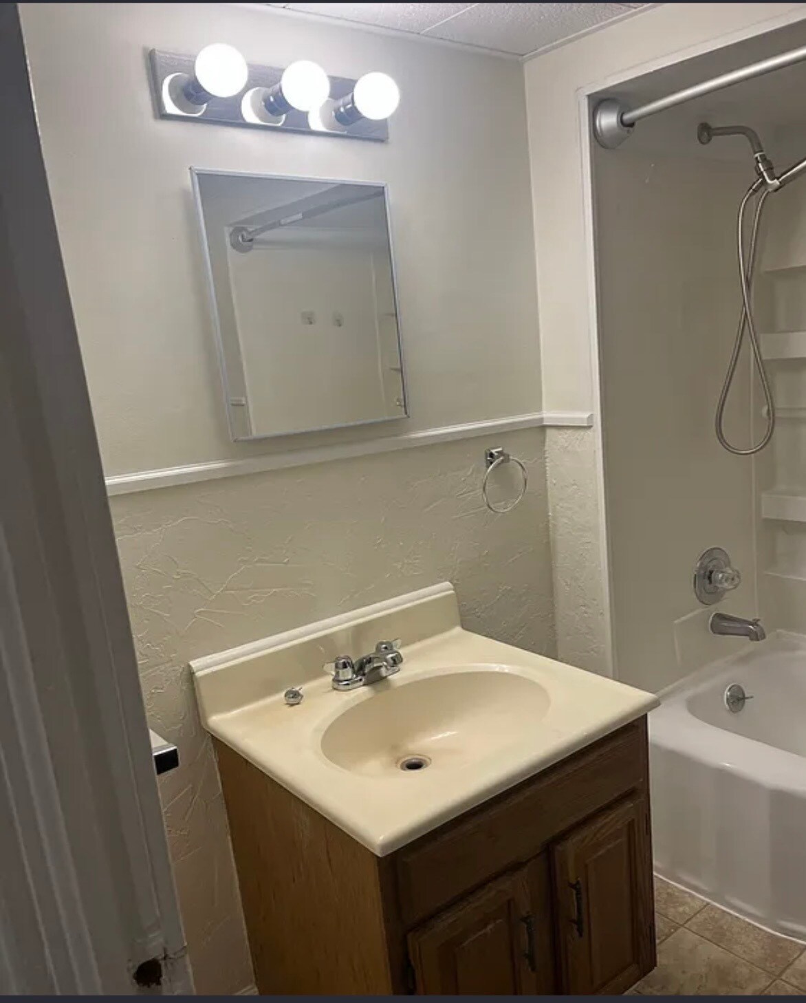 Building Photo - 328 Clayton Ave