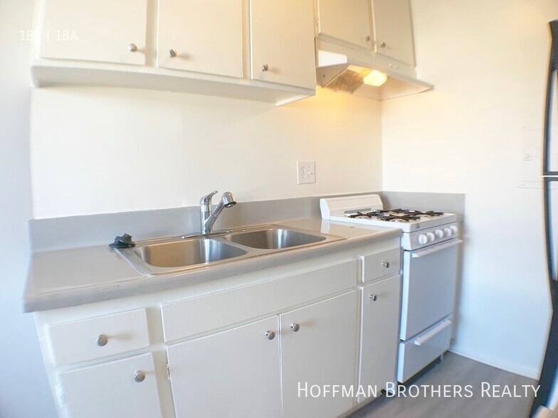 Building Photo - 3610 Midvale Ave