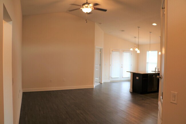 Building Photo - 6393 Redberry Dr
